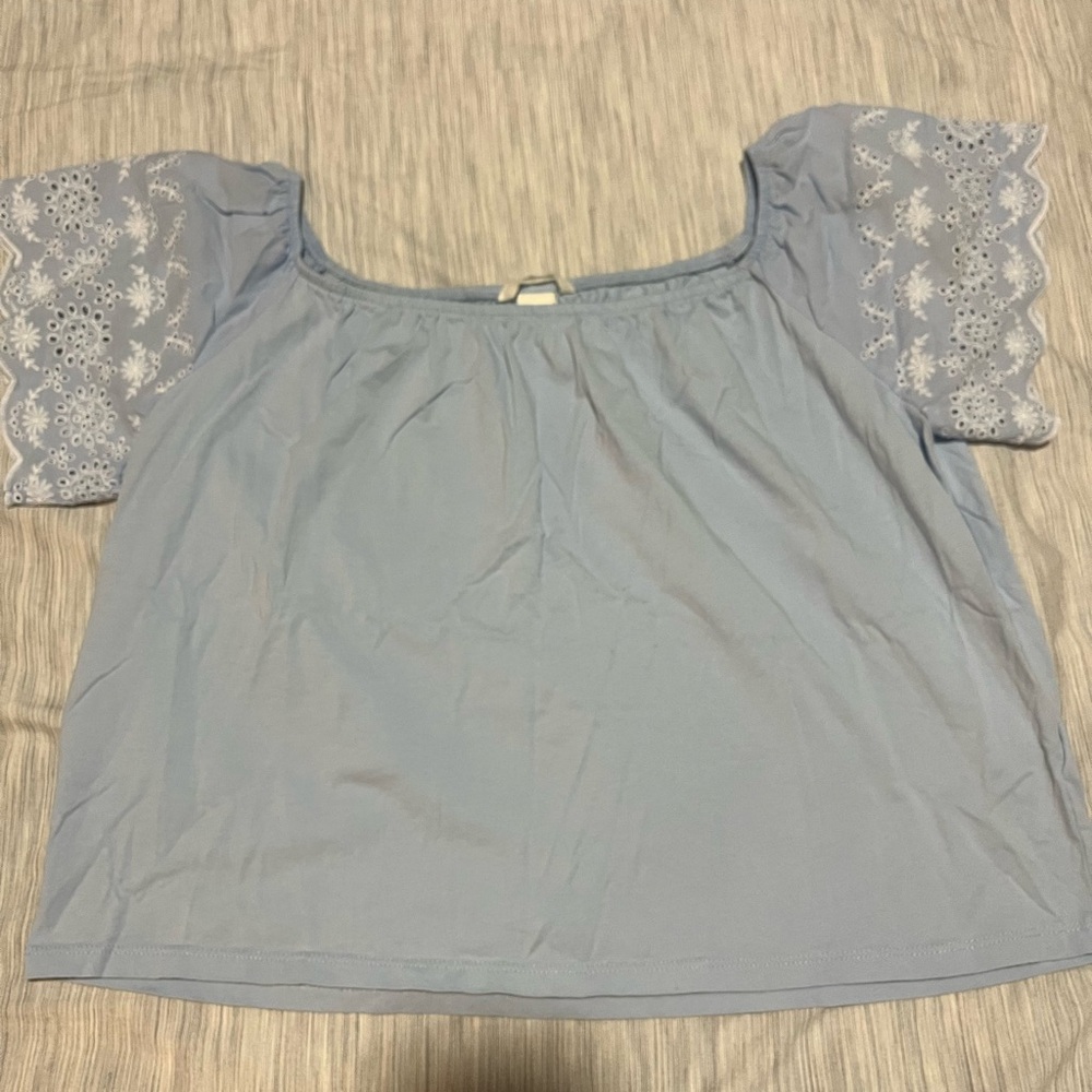 H&M off the shoulder ladies shirt size small. Light blue.